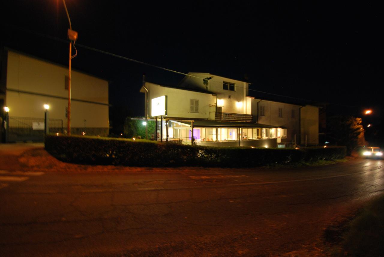 Hotel & Ristorante L'Angoletto In Selci Selci  Exterior photo